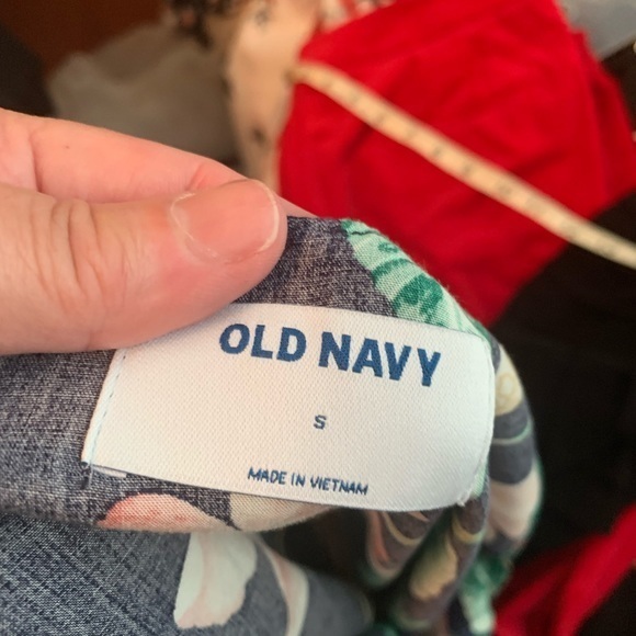 NWOT Old Navy Floral Cold Shoulder Top Sz S - Picture 8 of 9